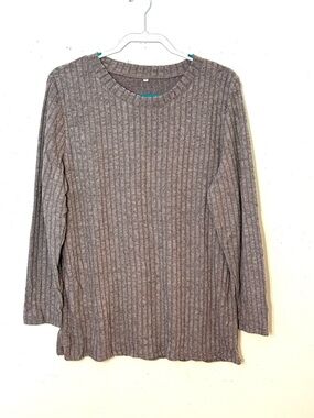 Women's Soft Ribbed Knit Long-Sleeve Sweater- Gray. Size XL. NWOT.